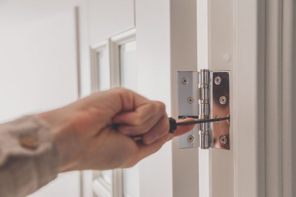 Cost of Hinge Repair in Mesquite